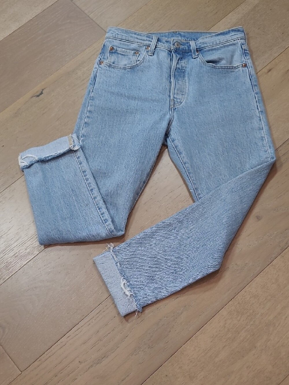 Levi's Jeans Women's sz 28 Button Fly Mid Rise Skinny Cropped Denim Jean